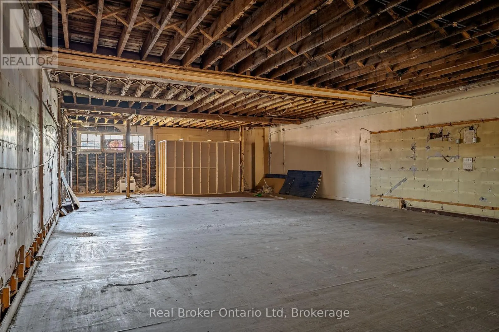 # 2 - 937 2ND AVENUE E, ## 2