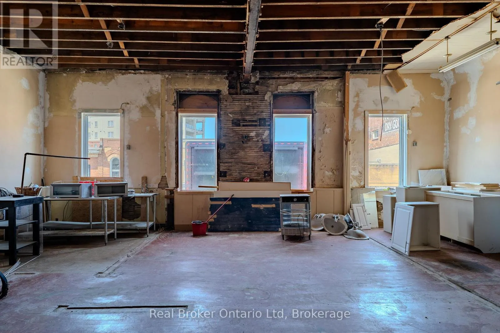 # 2 - 937 2ND AVENUE E, ## 2