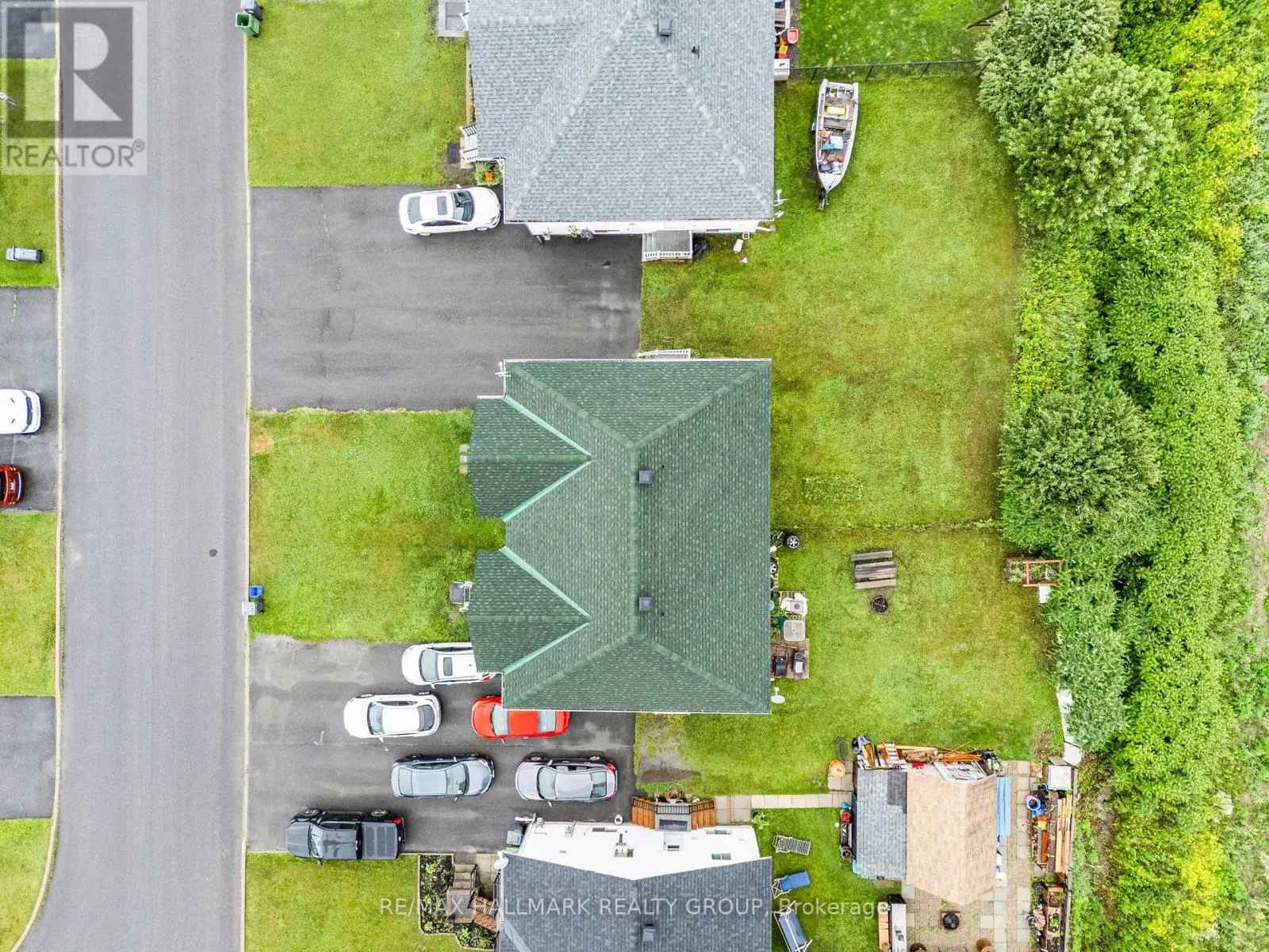 1013 JACYNTHE STREET