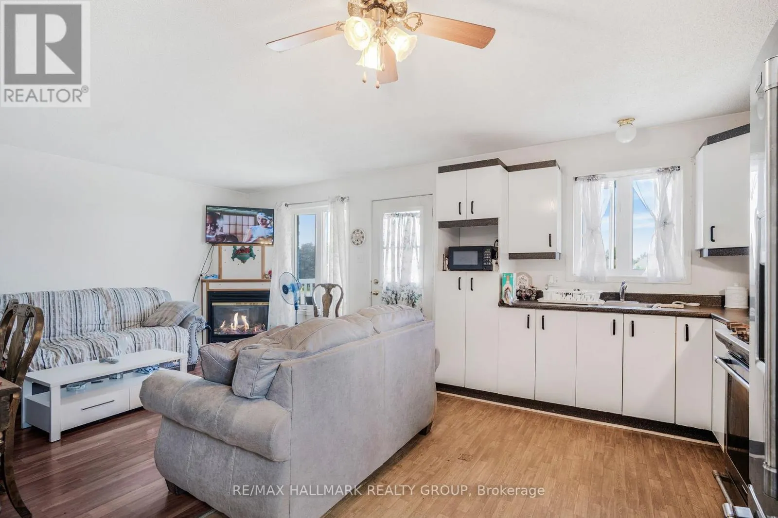 1013 JACYNTHE STREET