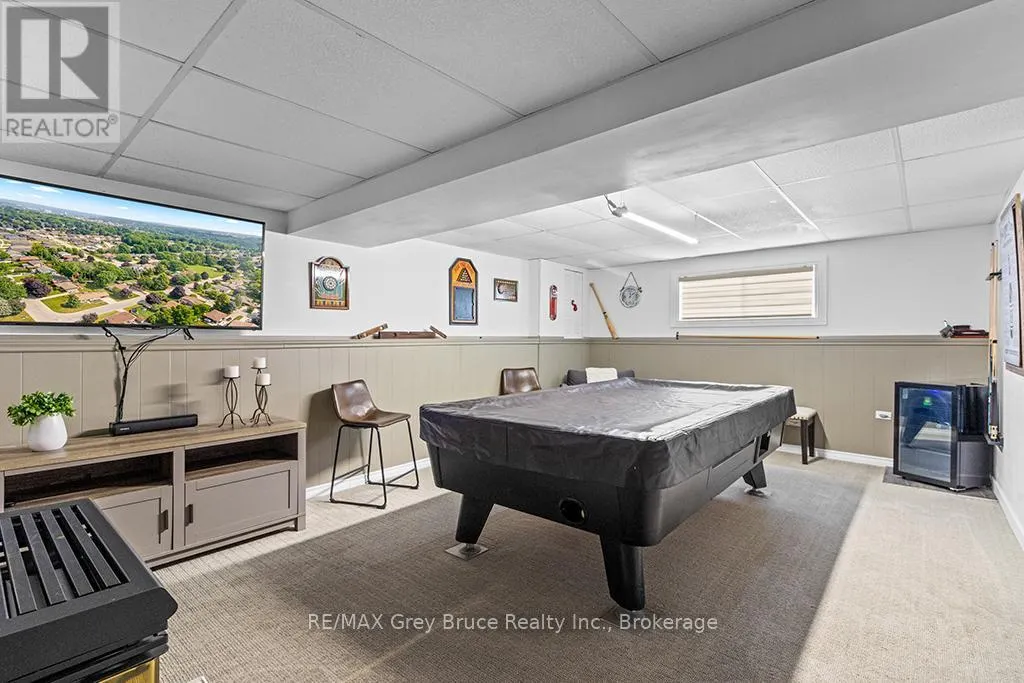 580 2ND  A STREET W