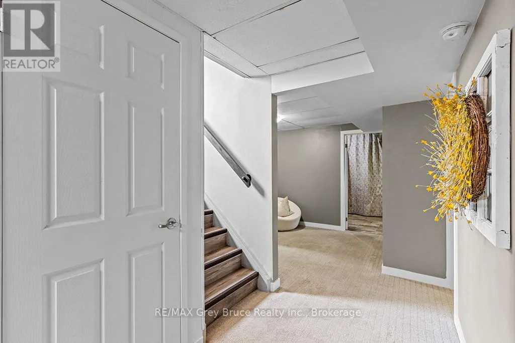 580 2ND  A STREET W