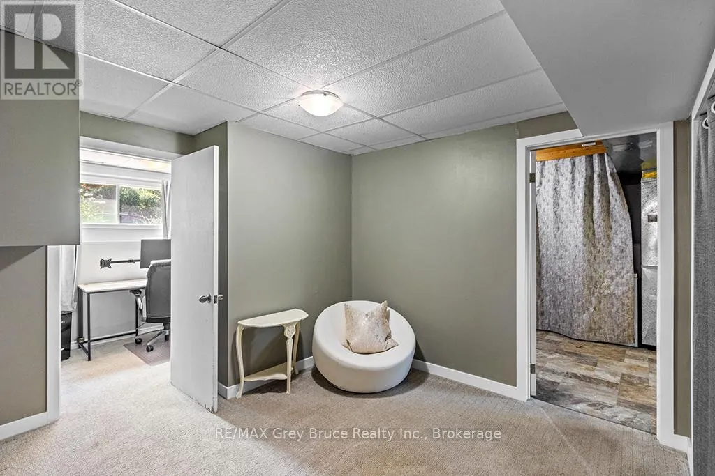 580 2ND  A STREET W