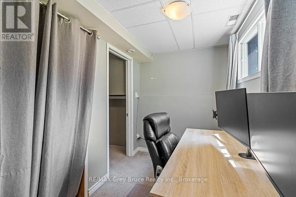 580 2ND  A STREET W