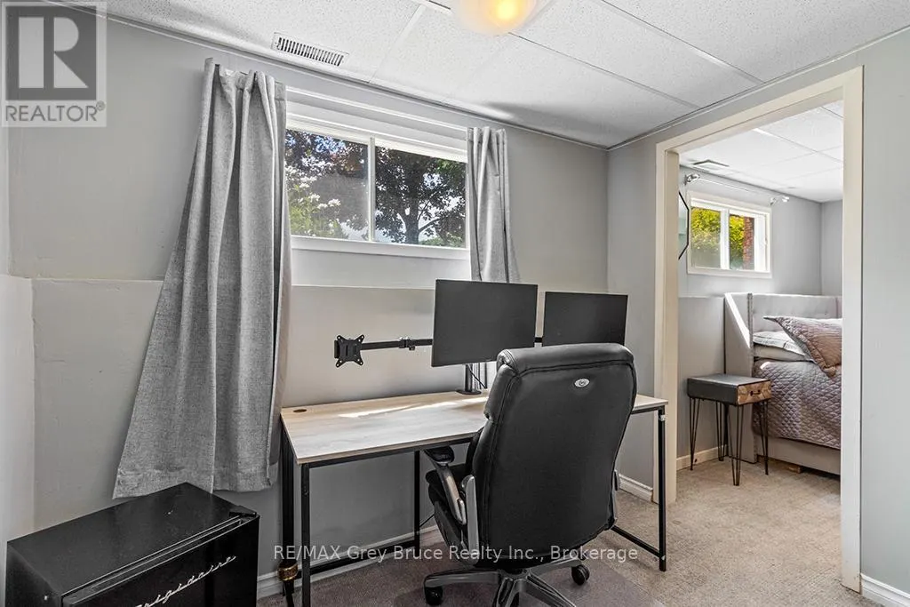 580 2ND  A STREET W