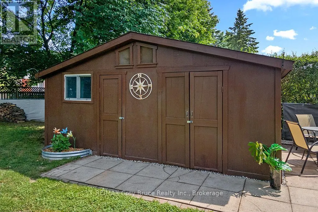580 2ND  A STREET W