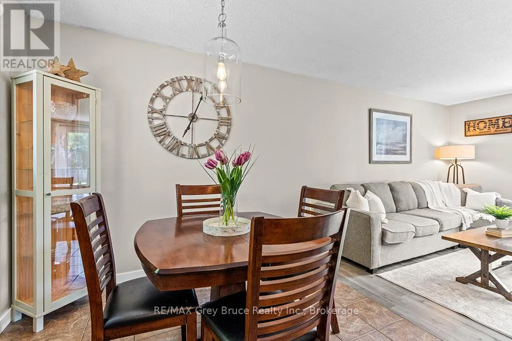580 2ND  A STREET W