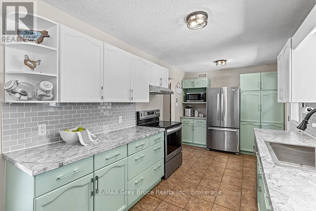 580 2ND  A STREET W