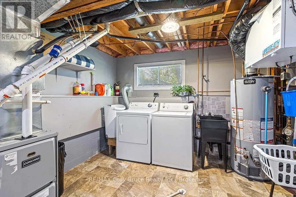 580 2ND  A STREET W