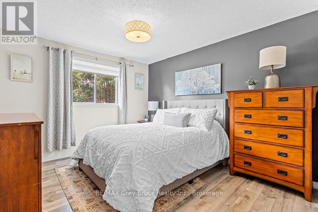 580 2ND  A STREET W