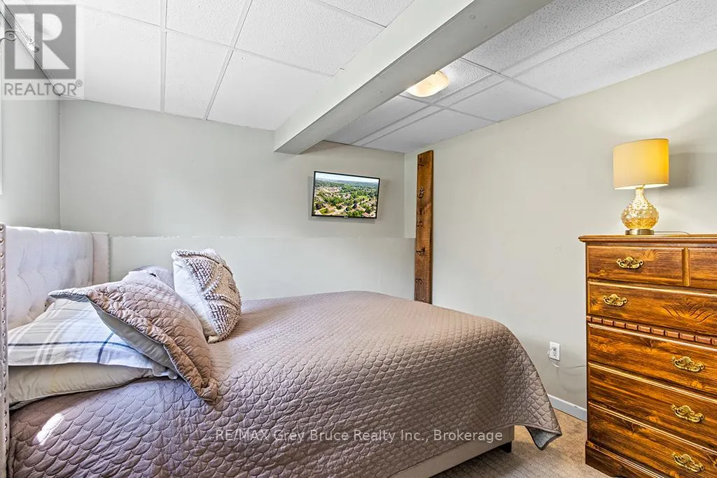 580 2ND  A STREET W
