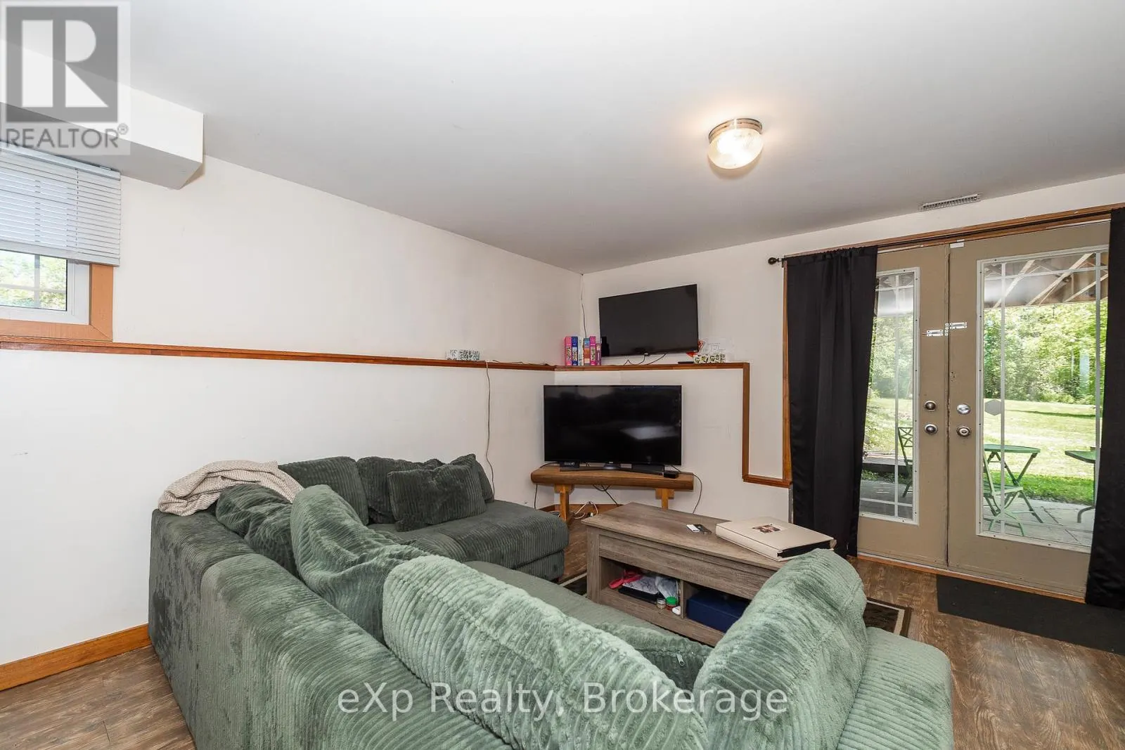 910 26TH STREET E