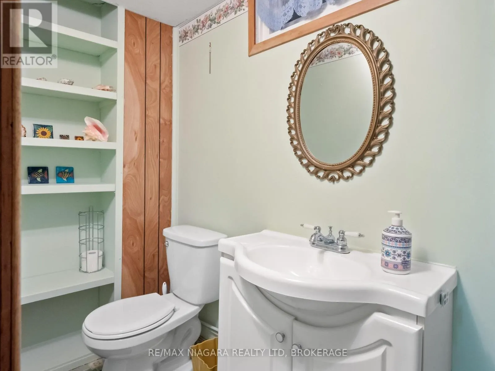 22 LORIMER STREET