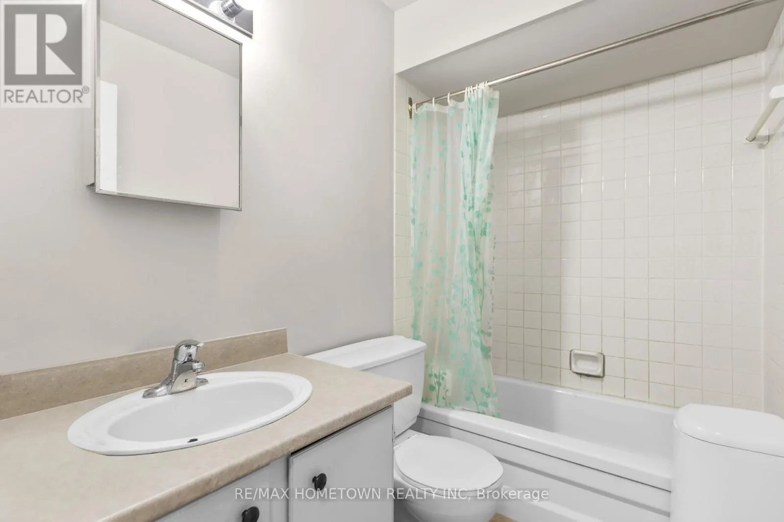 212 - 845 KYLE COURT