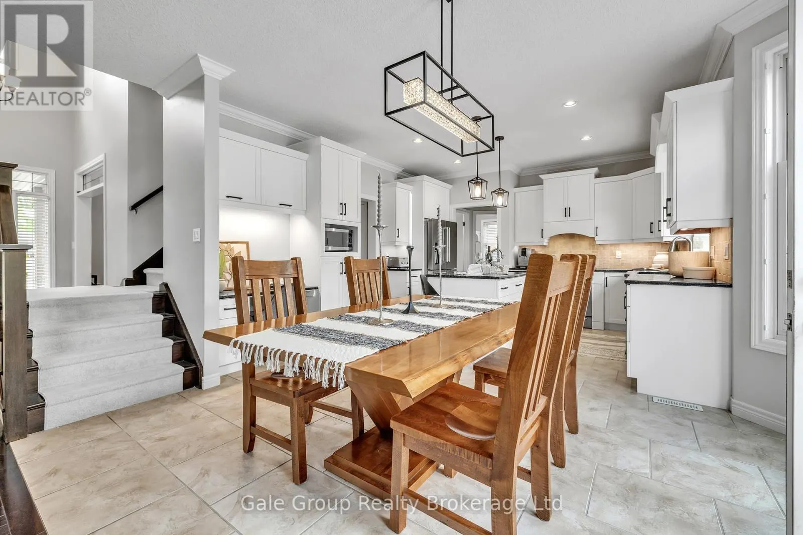 997 RIDGEWOOD DRIVE