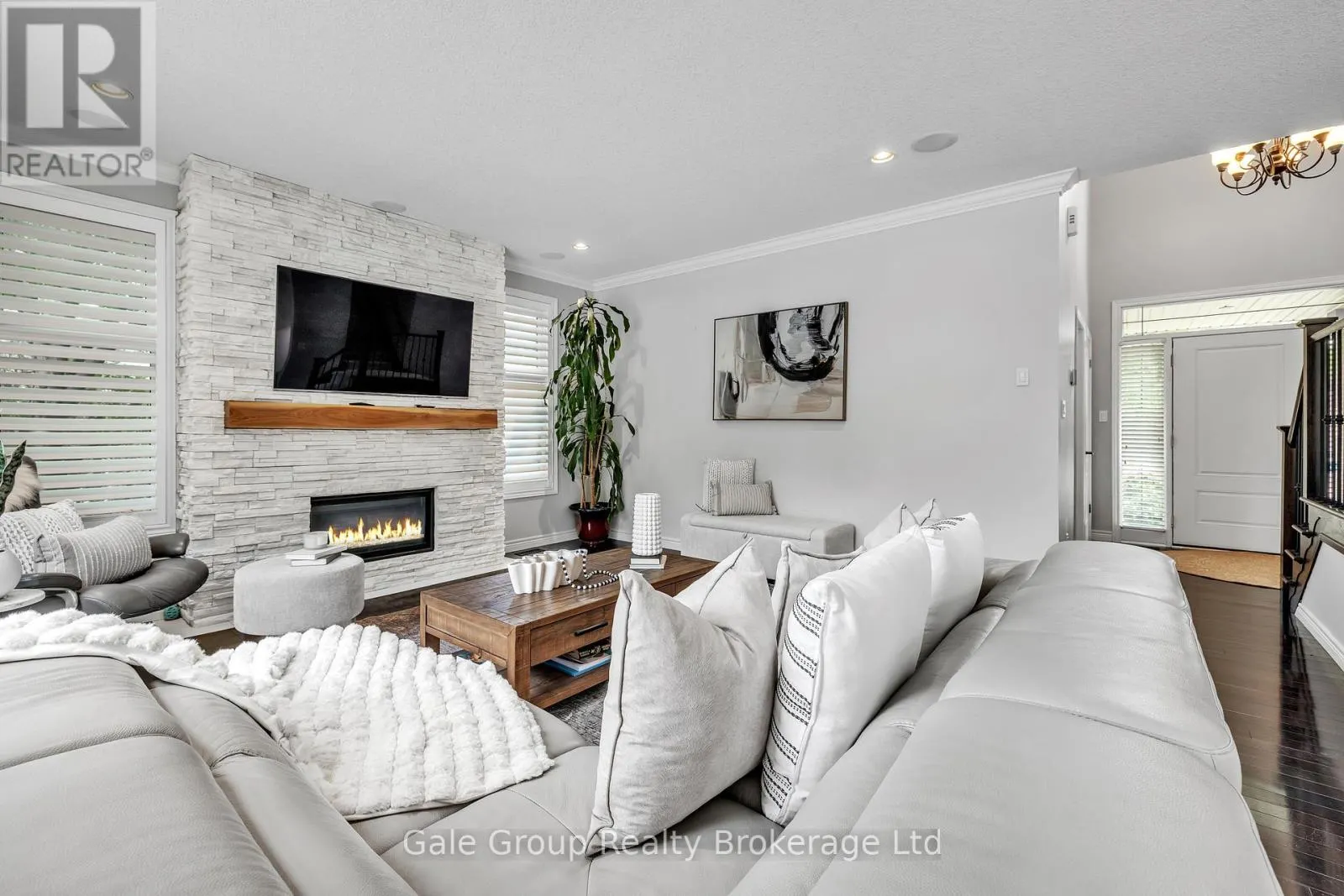 997 RIDGEWOOD DRIVE