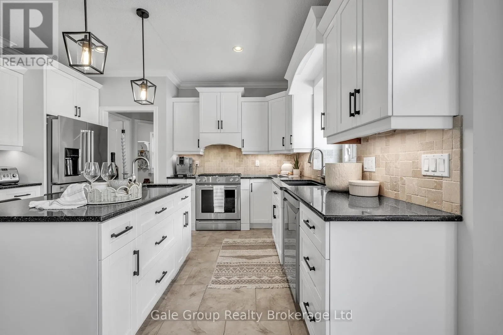 997 RIDGEWOOD DRIVE