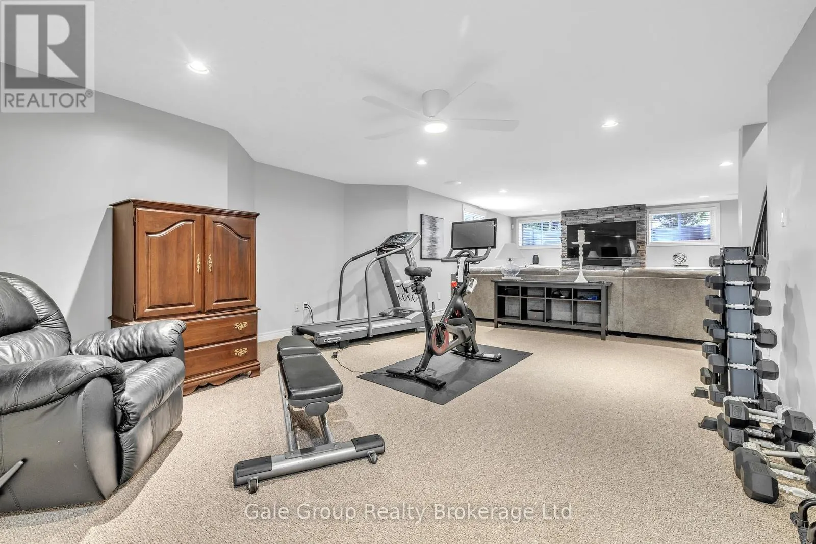 997 RIDGEWOOD DRIVE