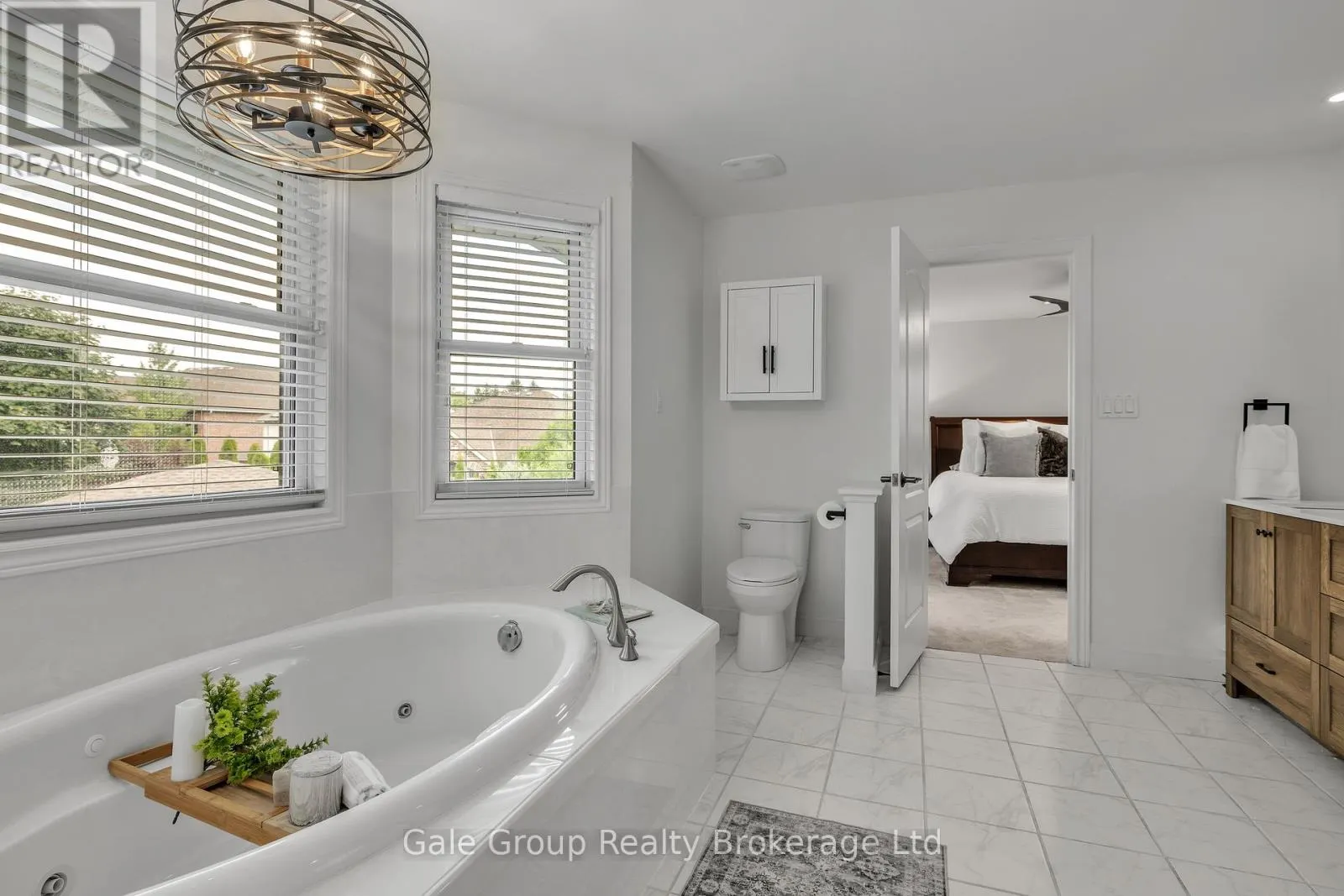 997 RIDGEWOOD DRIVE