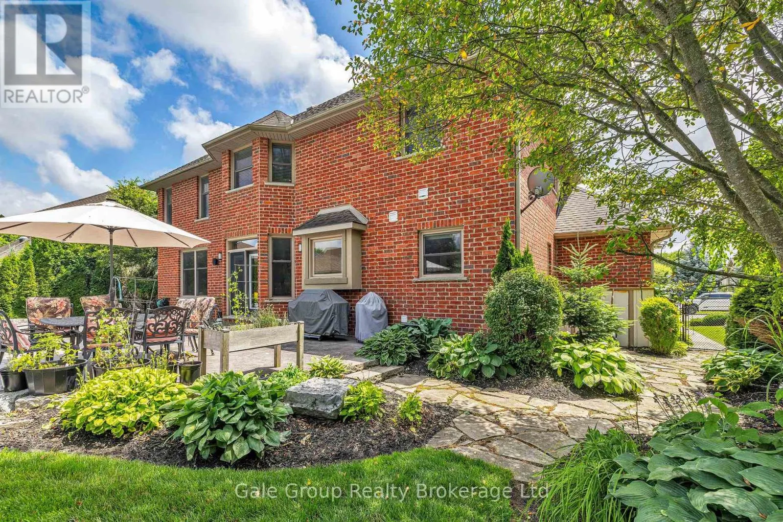 997 RIDGEWOOD DRIVE