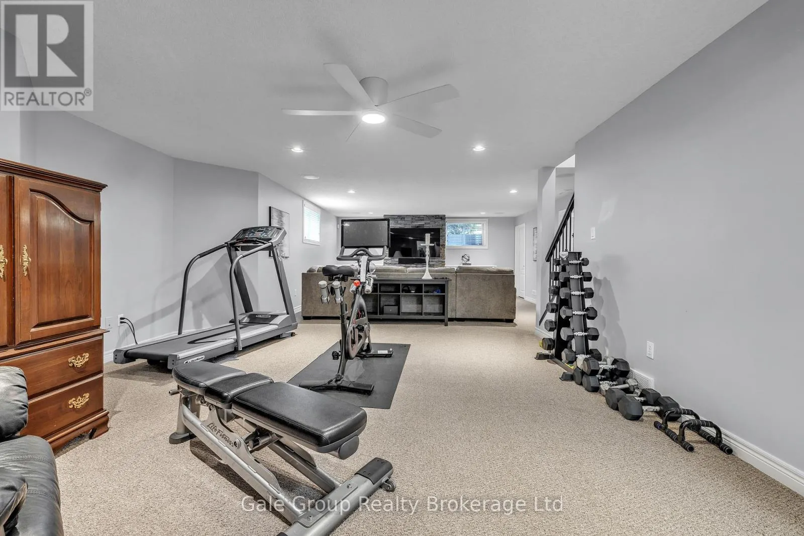 997 RIDGEWOOD DRIVE