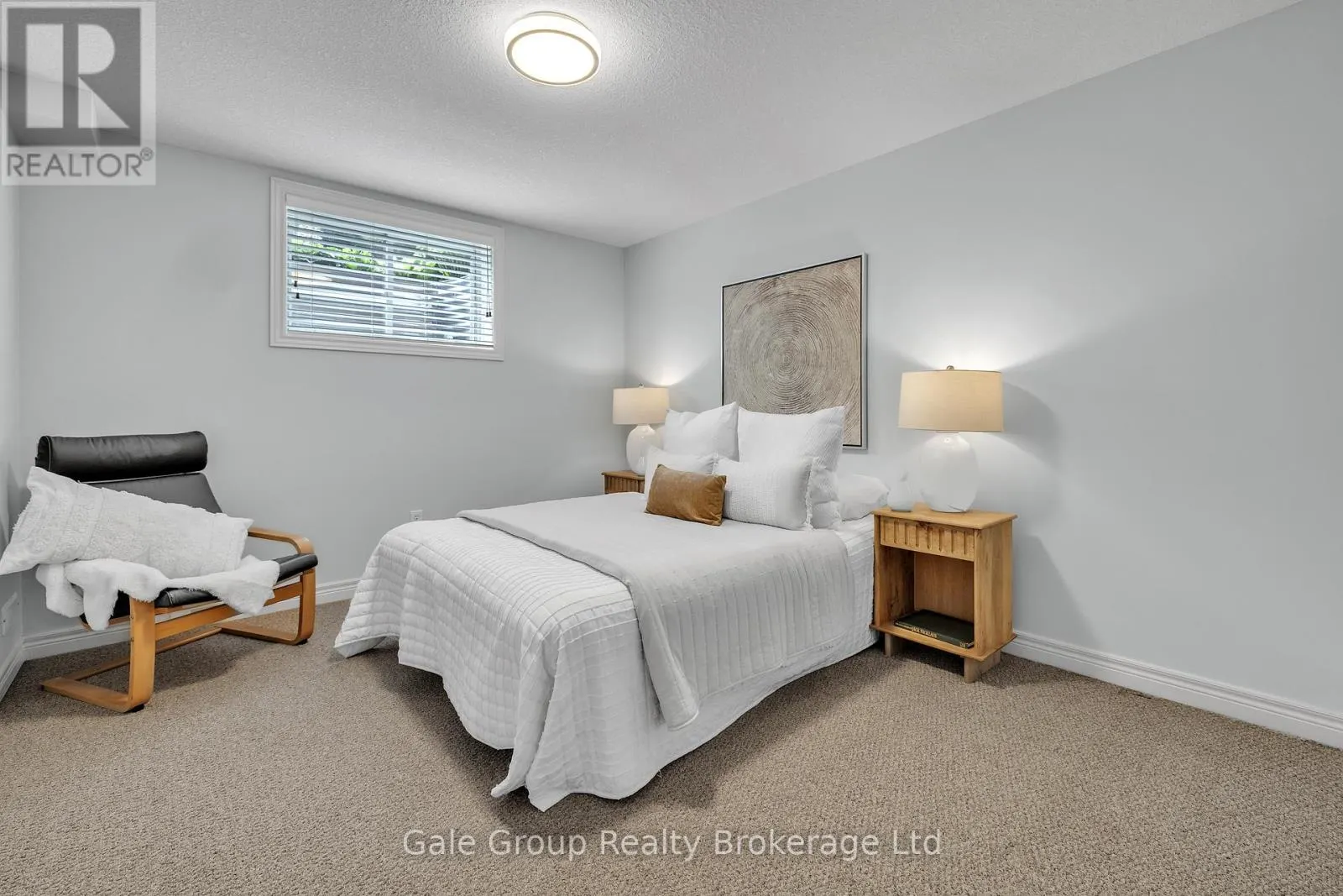 997 RIDGEWOOD DRIVE