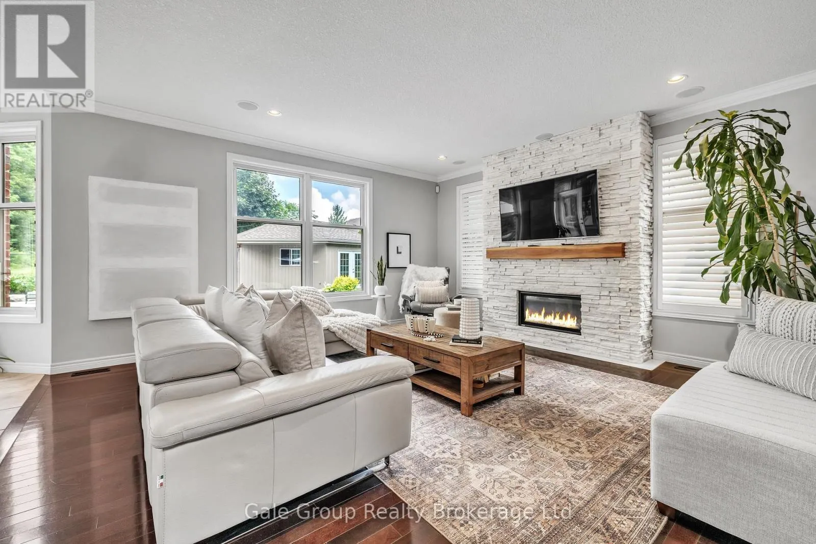 997 RIDGEWOOD DRIVE