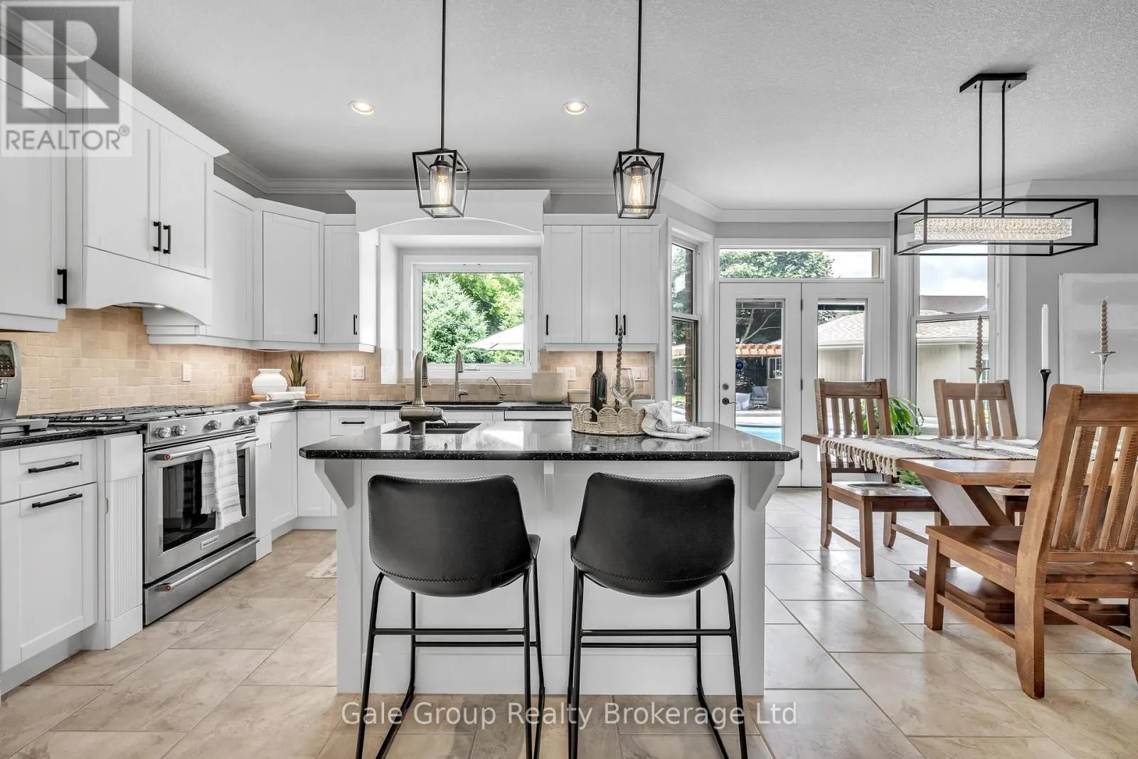 997 RIDGEWOOD DRIVE