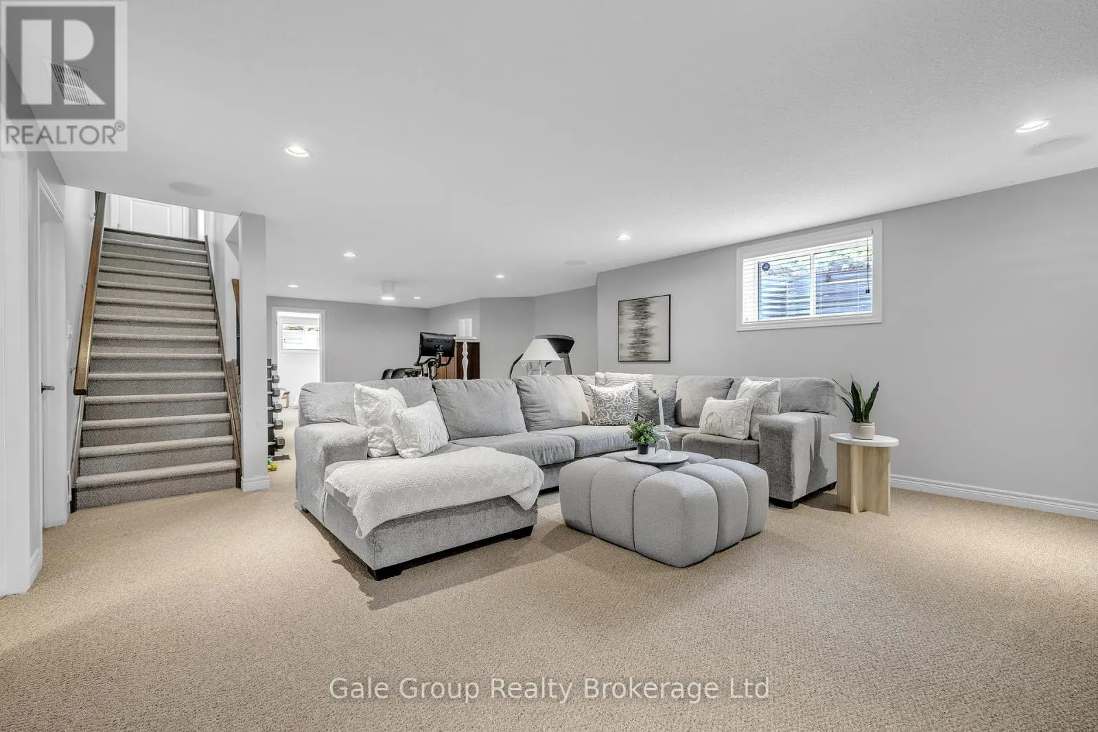 997 RIDGEWOOD DRIVE