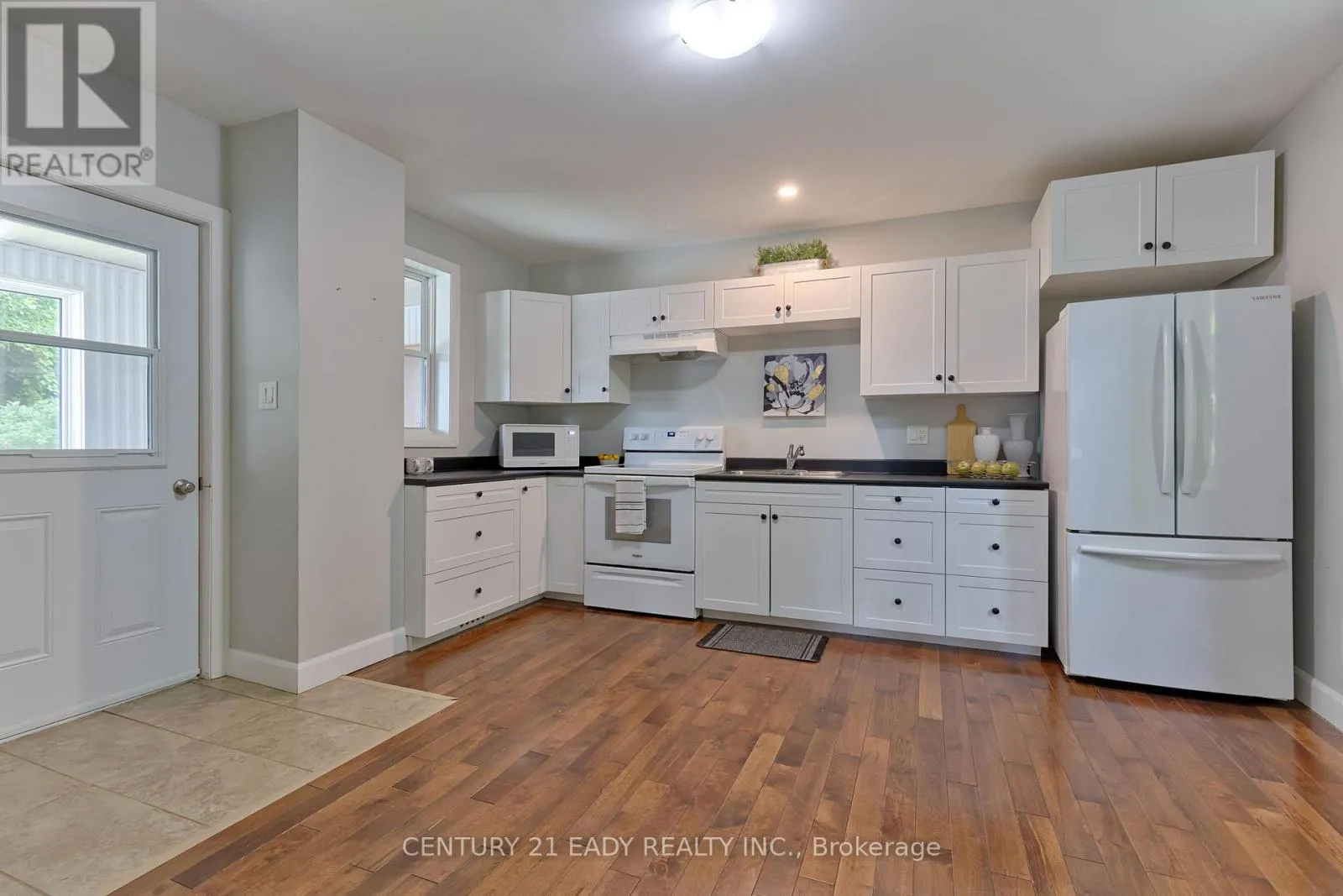 199 BONNECHERE STREET W
