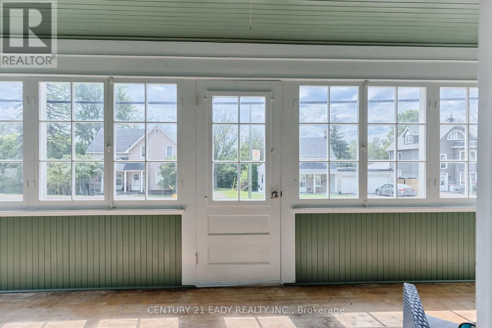 199 BONNECHERE STREET W
