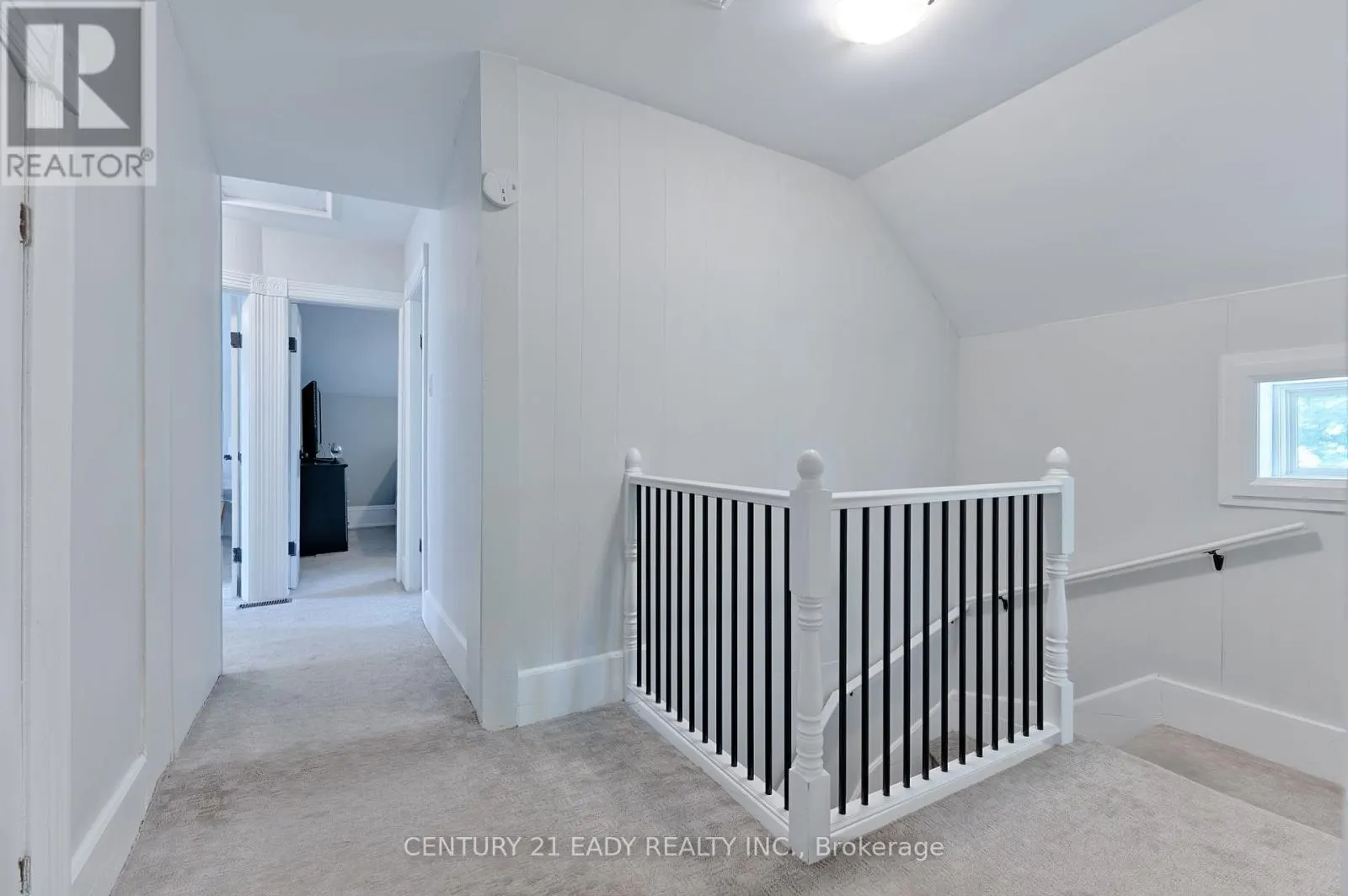 199 BONNECHERE STREET W