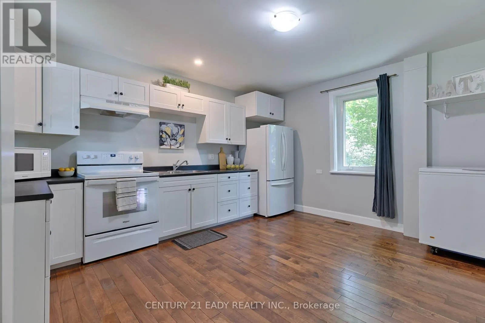 199 BONNECHERE STREET W