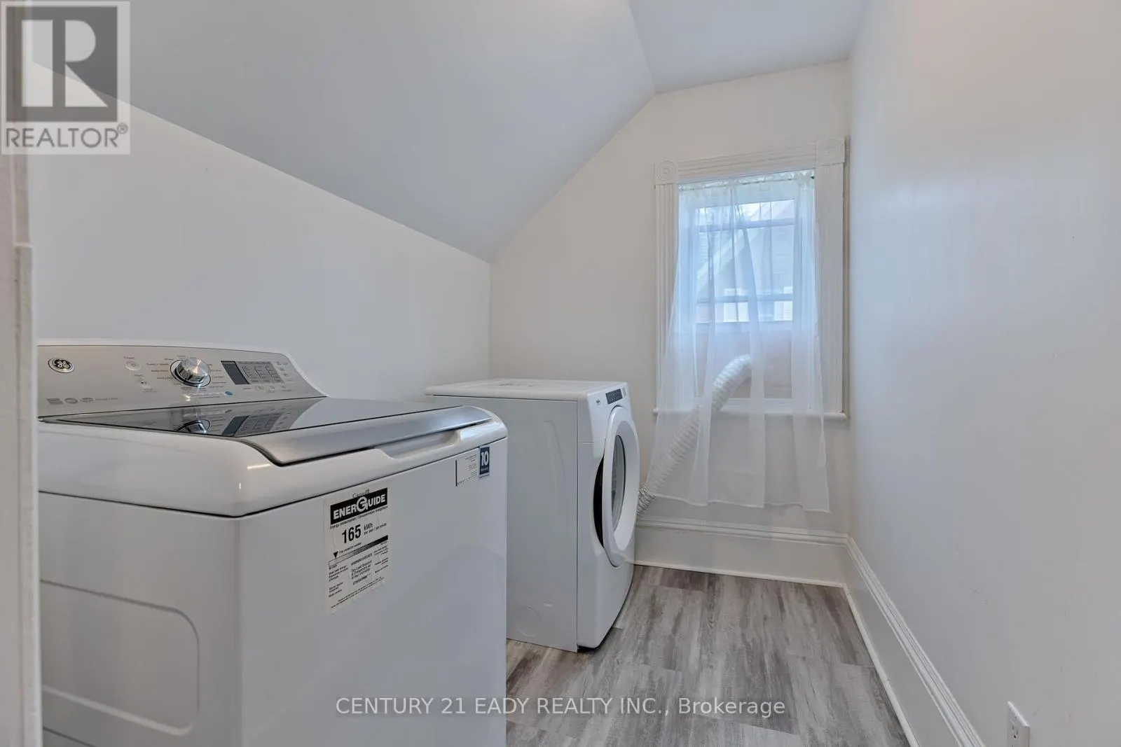 199 BONNECHERE STREET W