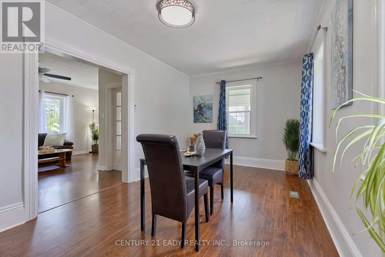 199 BONNECHERE STREET W