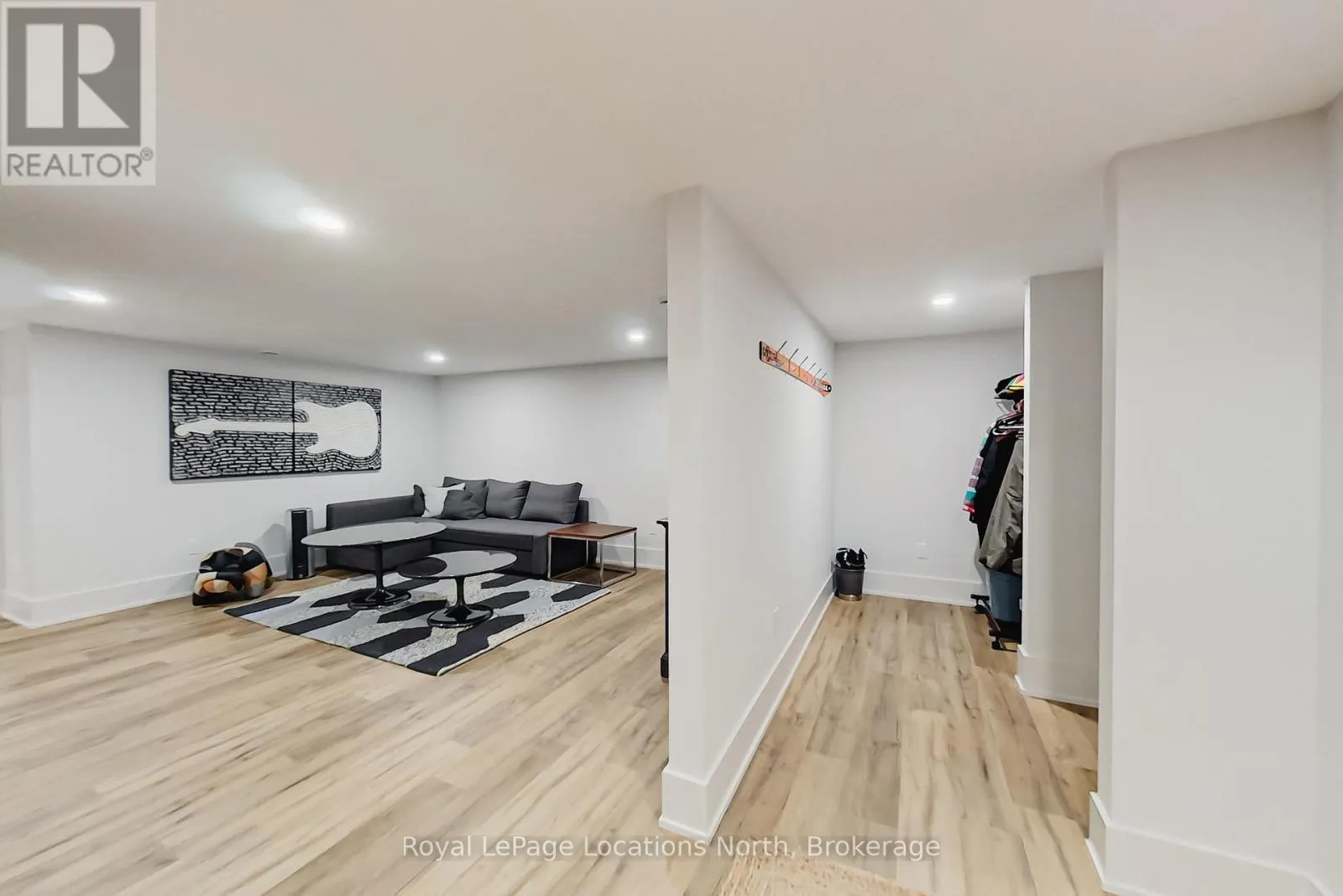 74 ARTHUR STREET E