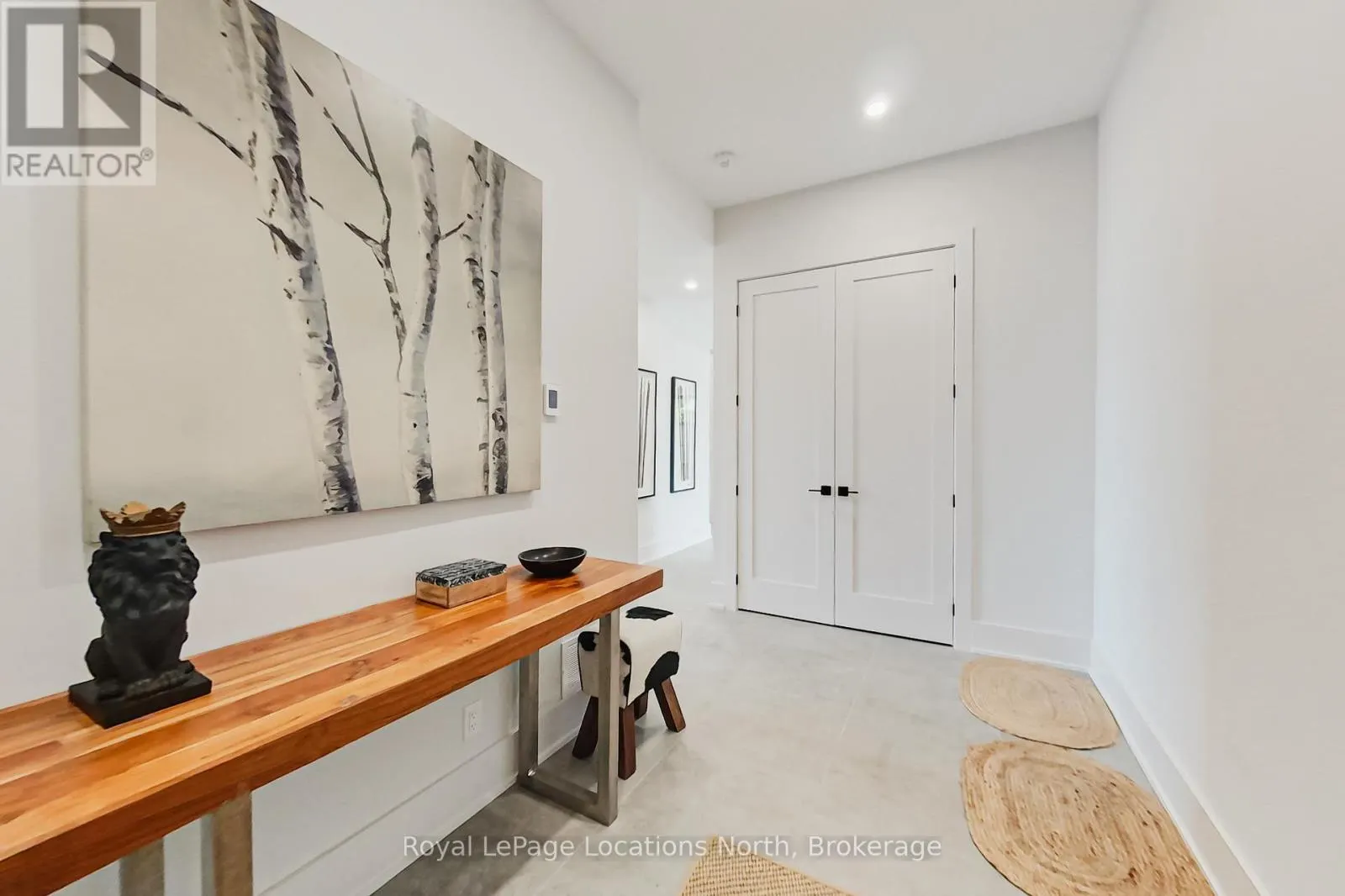 74 ARTHUR STREET E