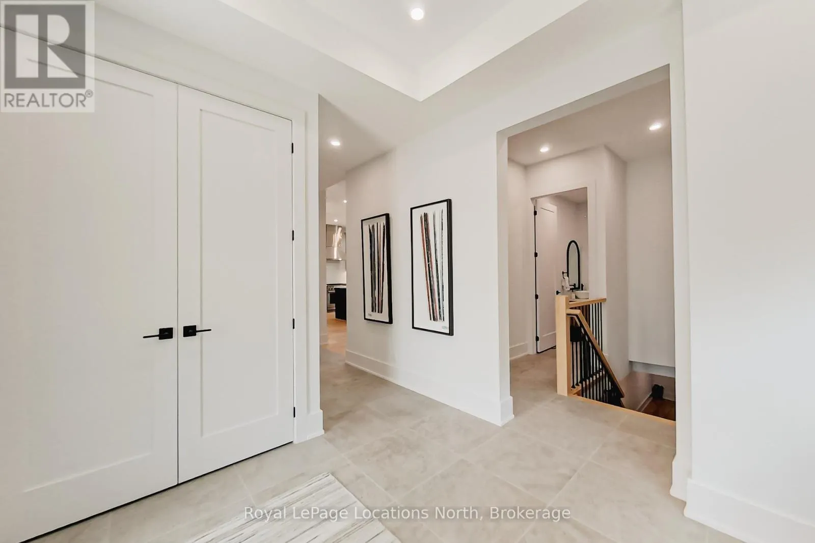 74 ARTHUR STREET E