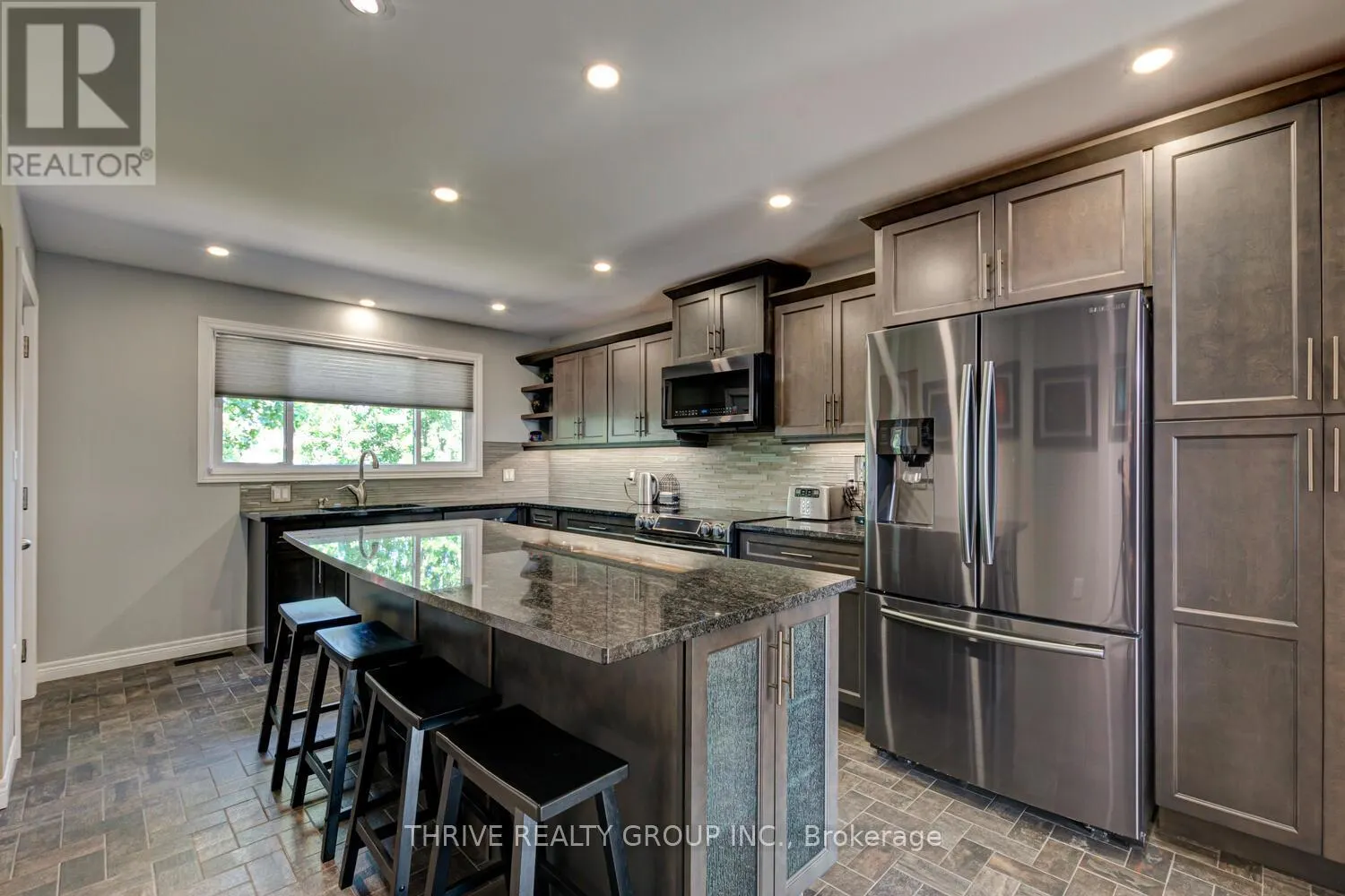 544 DARCY DRIVE