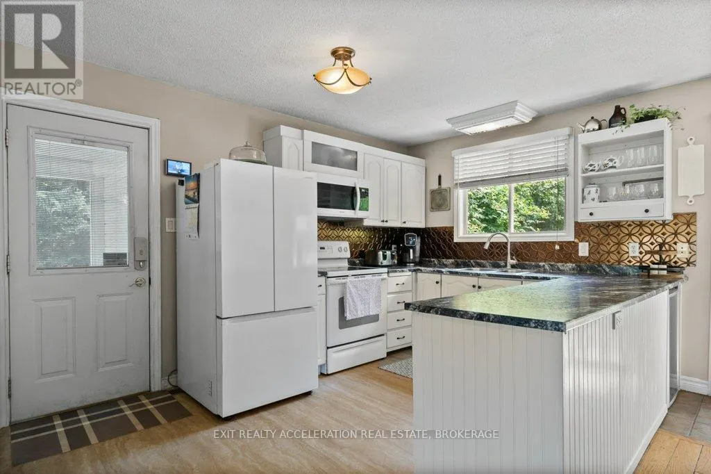 35 RIVERVIEW DRIVE
