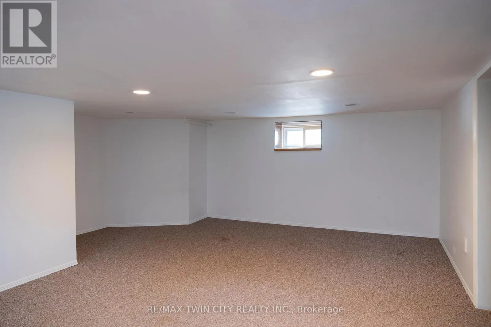 76.5 STOVER STREET E