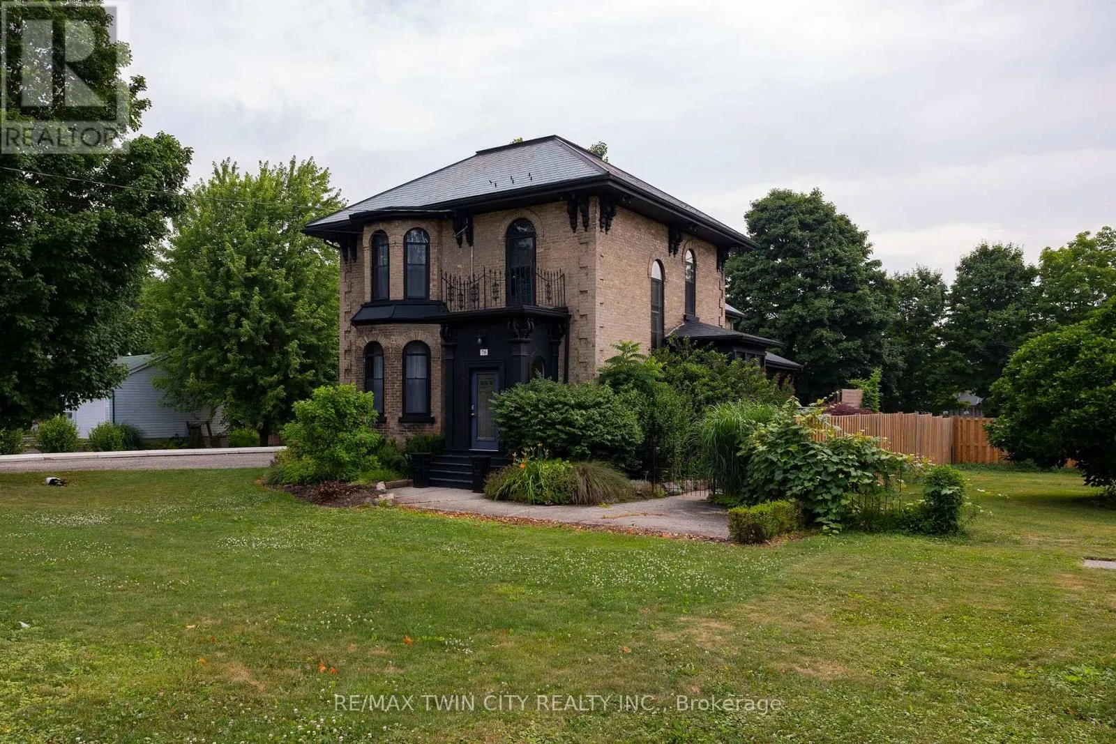 76.5 STOVER STREET E