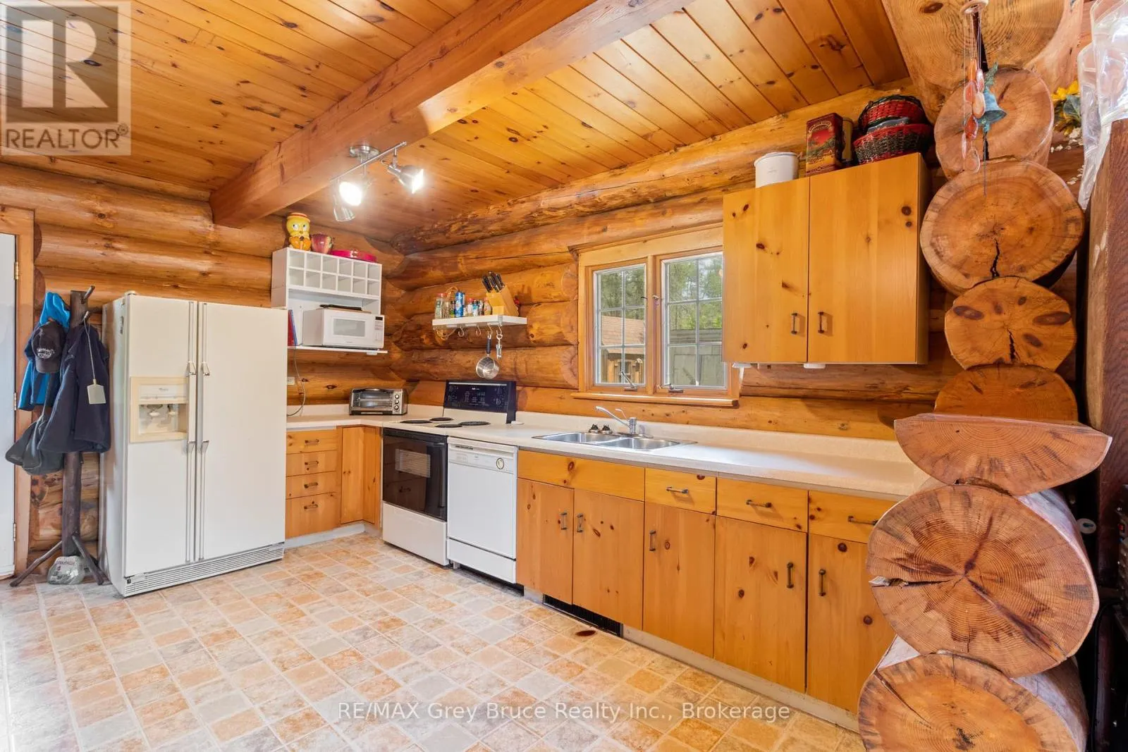 12 SCUGOG LANE