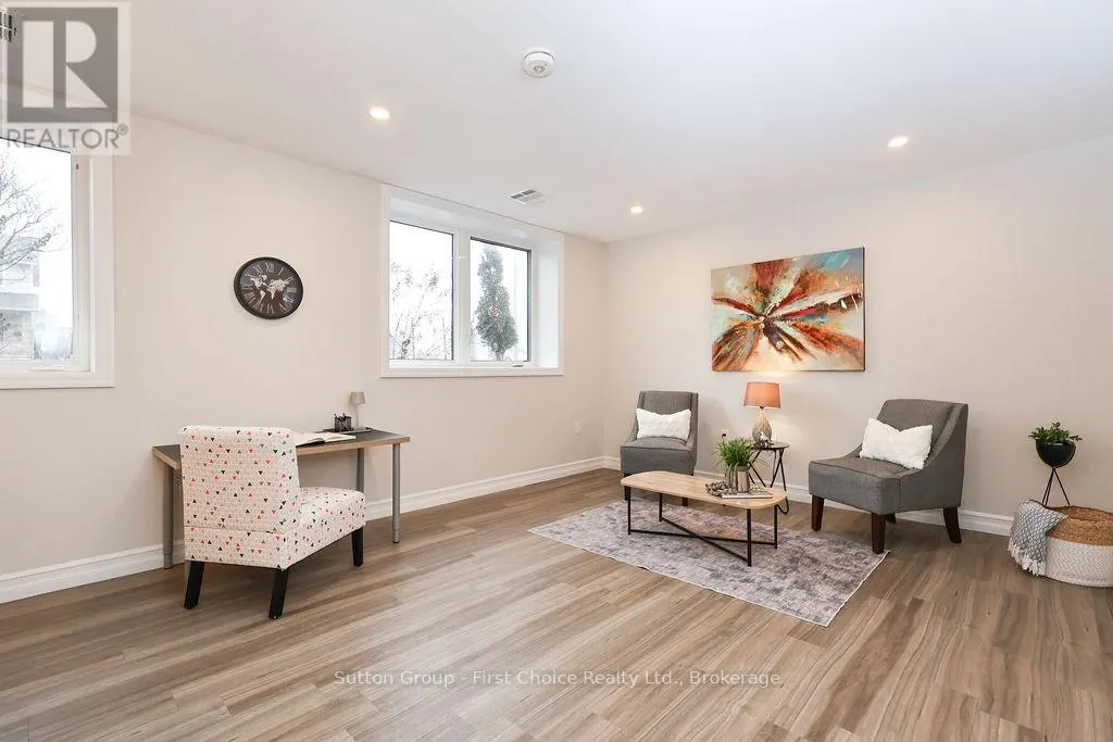101 - 100 GORDON STREET, #101