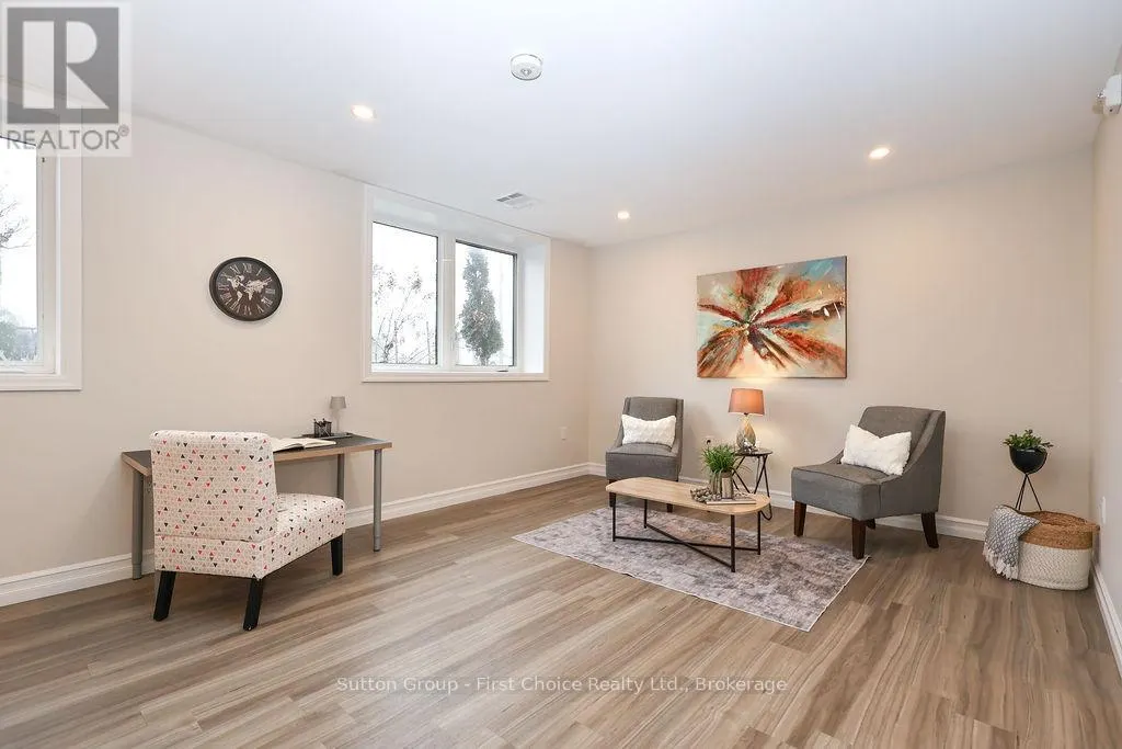 101 - 100 GORDON STREET, #101