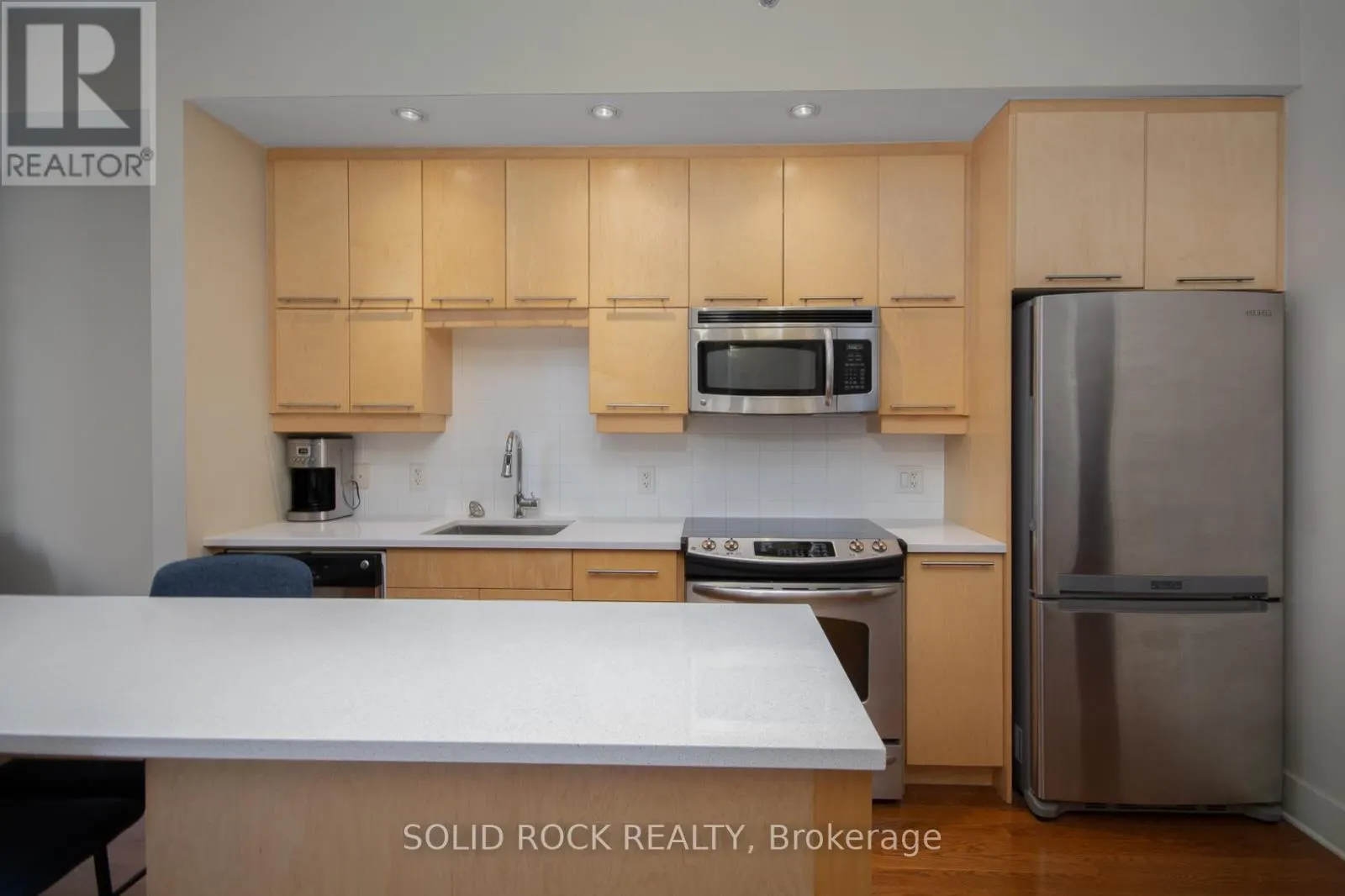 208 - 101 RICHMOND ROAD