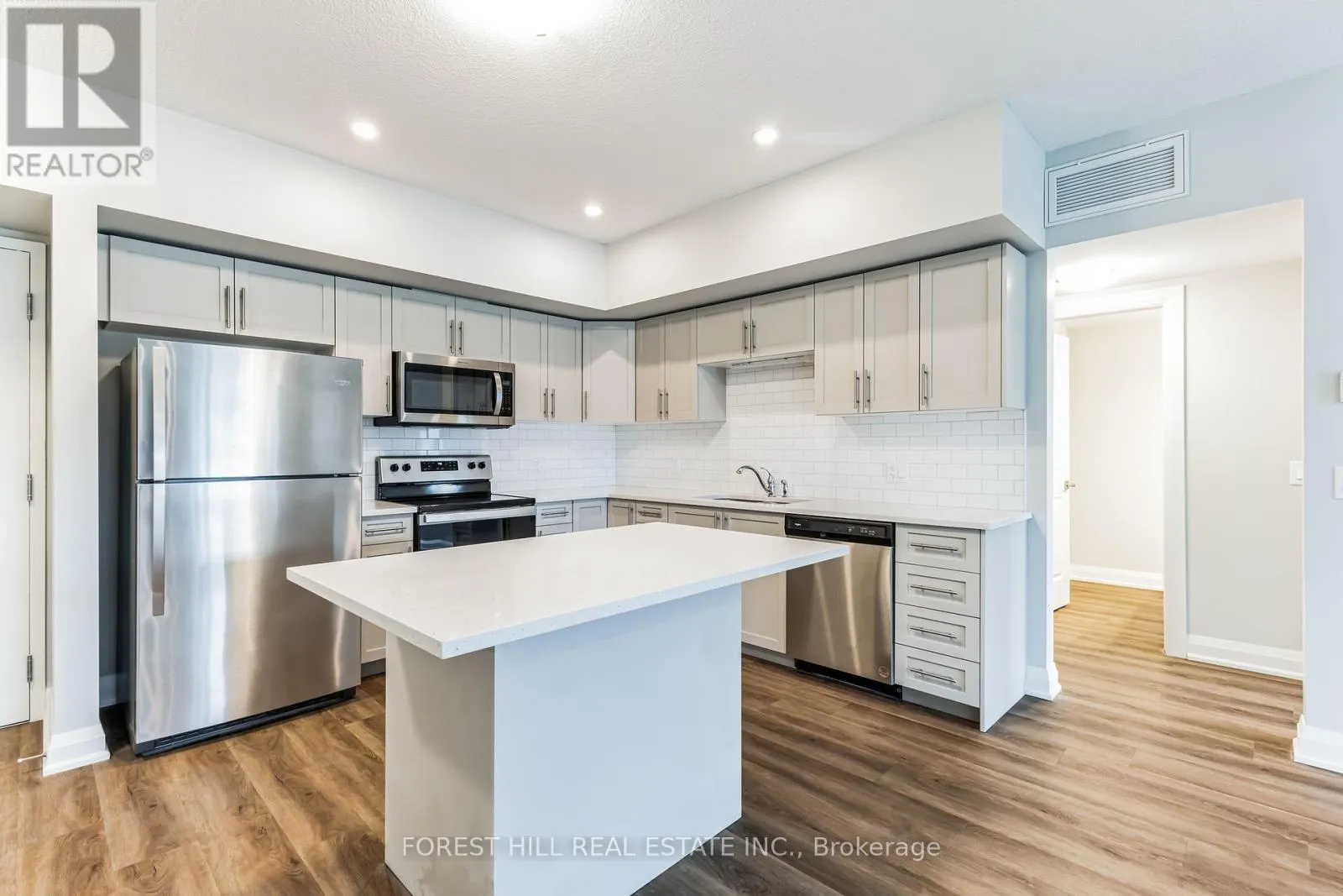 205 - 120 SUMMERSIDES BOULEVARD