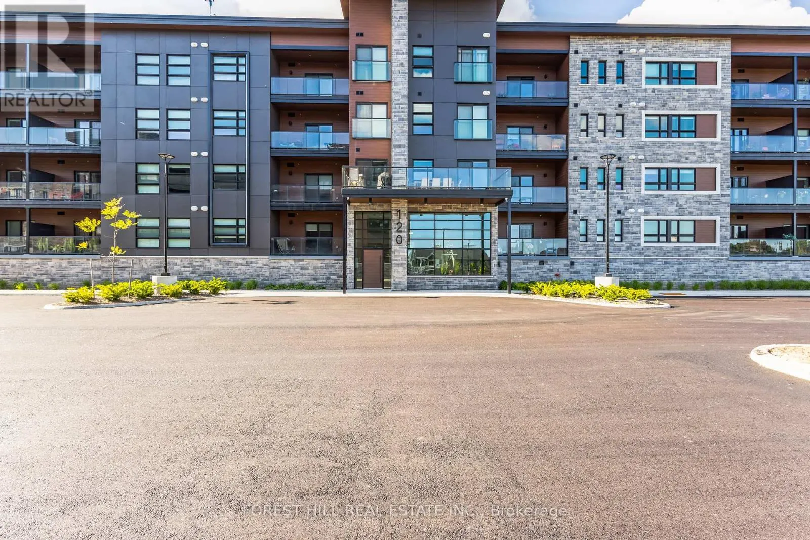 205 - 120 SUMMERSIDES BOULEVARD