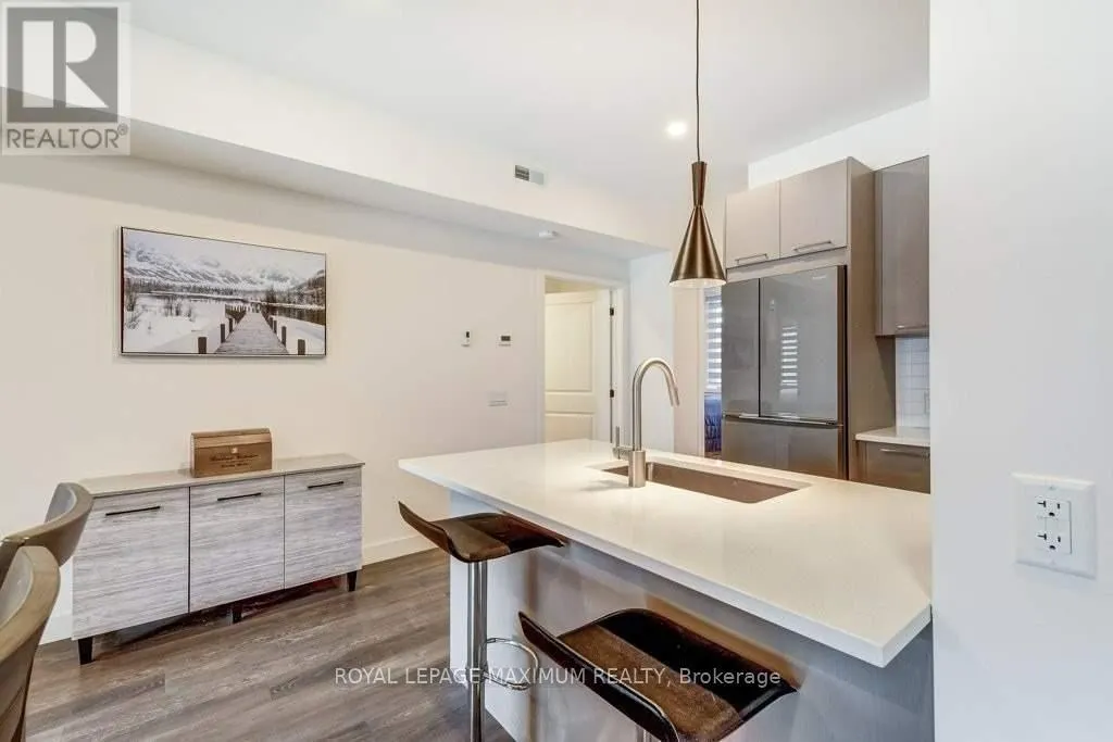 204 - 10 BEAUSOLEIL LANE