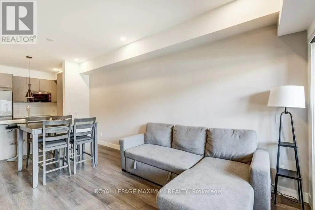 204 - 10 BEAUSOLEIL LANE